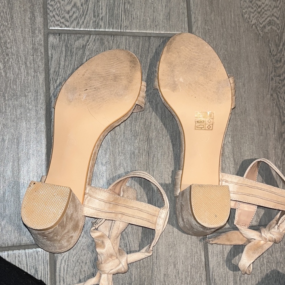 Suede Cream Heel - Picture 3 of 3